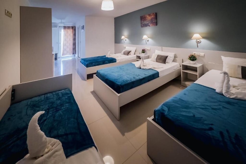 Cloud 9 Hotel Shisha & Cocktail Bar - Adults Only 18+ 24/51