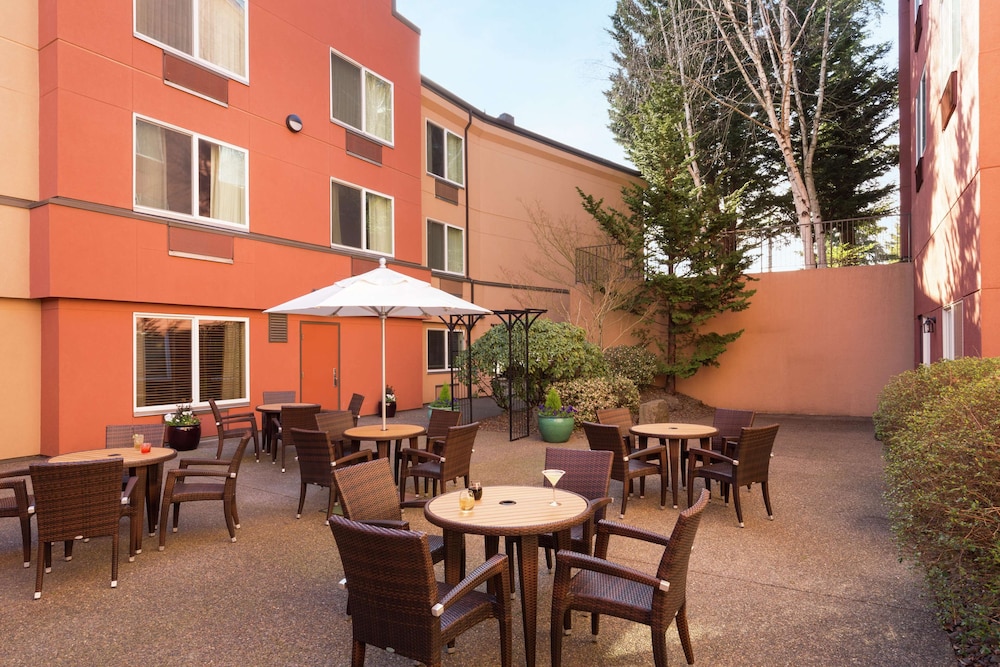 DoubleTree by Hilton Hotel Portland - Tigard 25/28