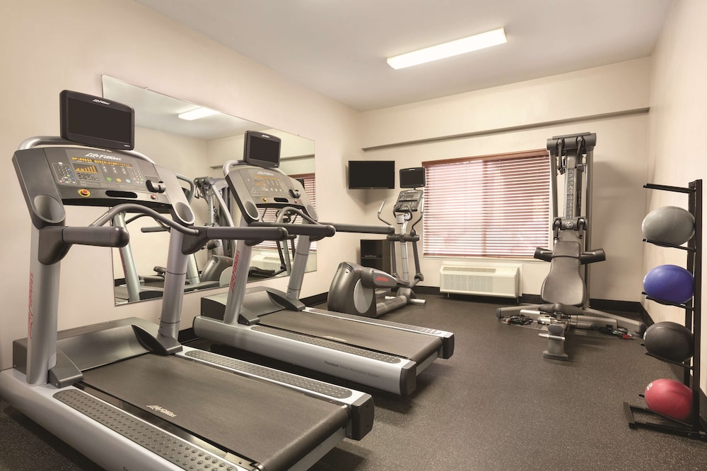 Country Inn & Suites By Radisson Fresno North CA 35/52