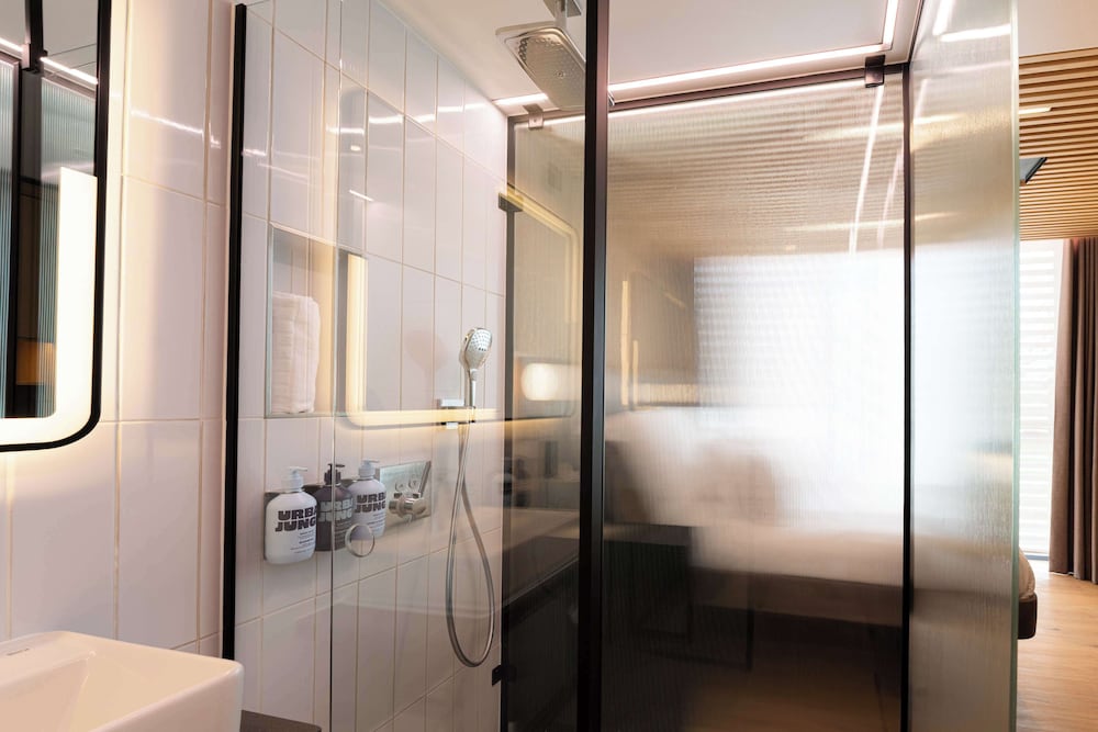 YOTELPAD London Stratford, Select by Hilton 48/50