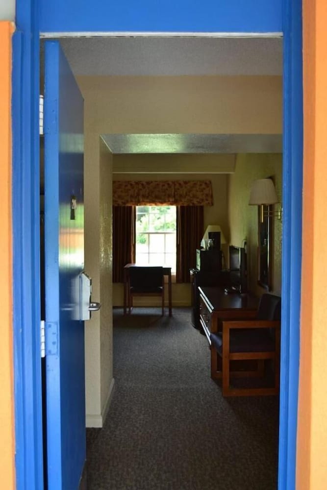 Americas Best Value Inn Smithfield 17/20