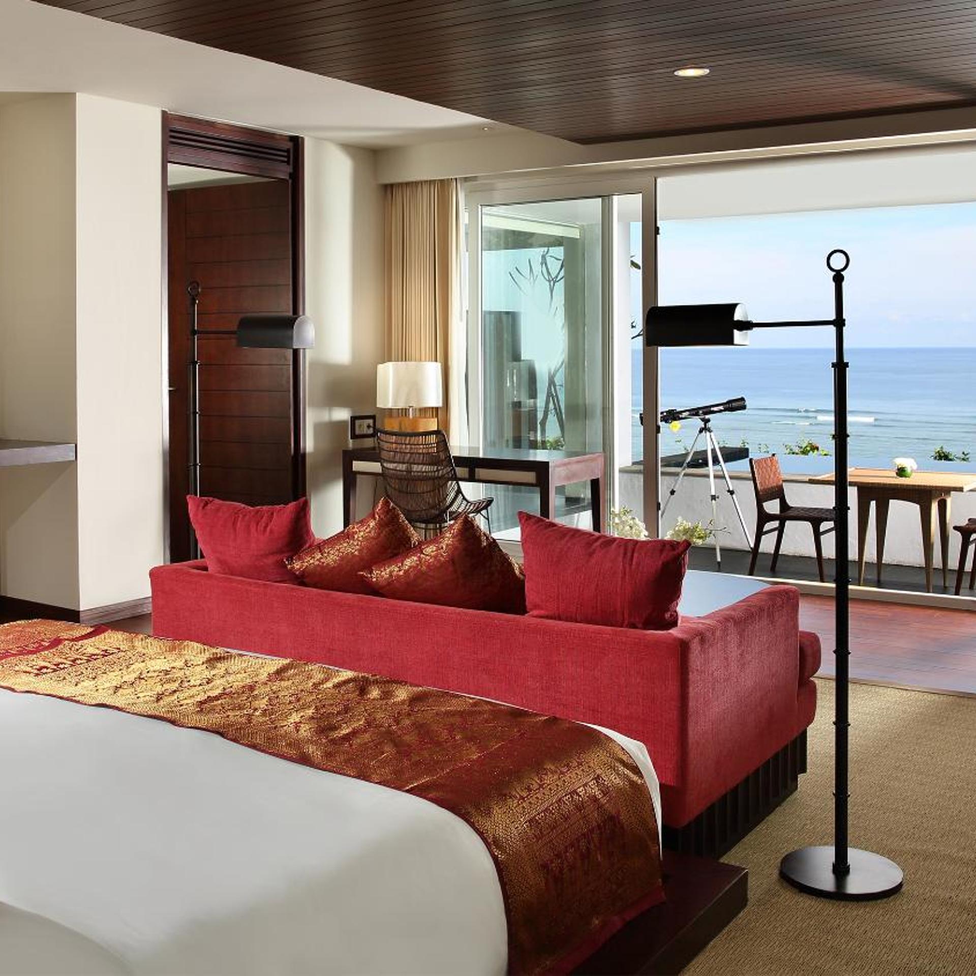 Ocean Front Honeymoon Pool Suite