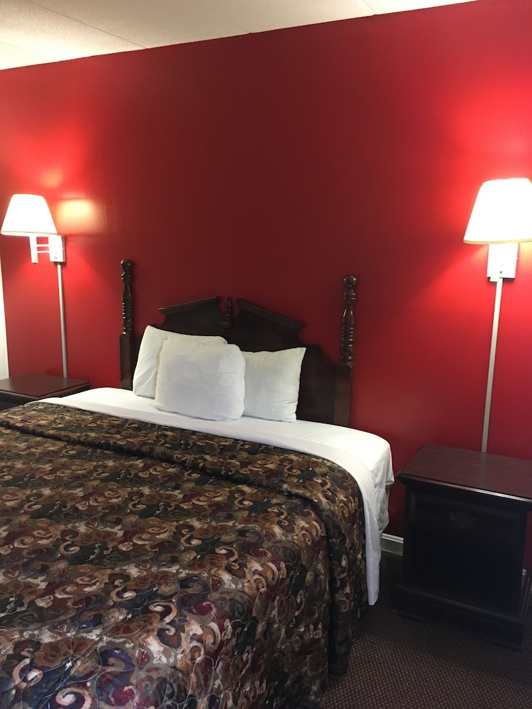 Gold Star Inn Suites 11/40