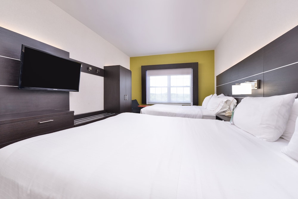 Holiday Inn Express Mystic 14/45