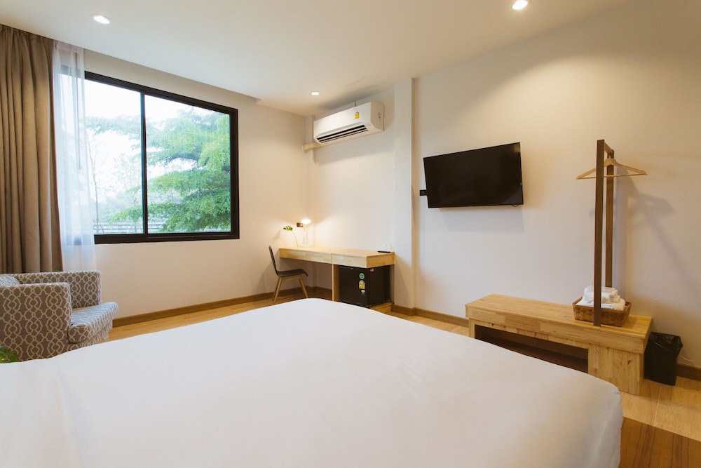 PREMIER, KING BED