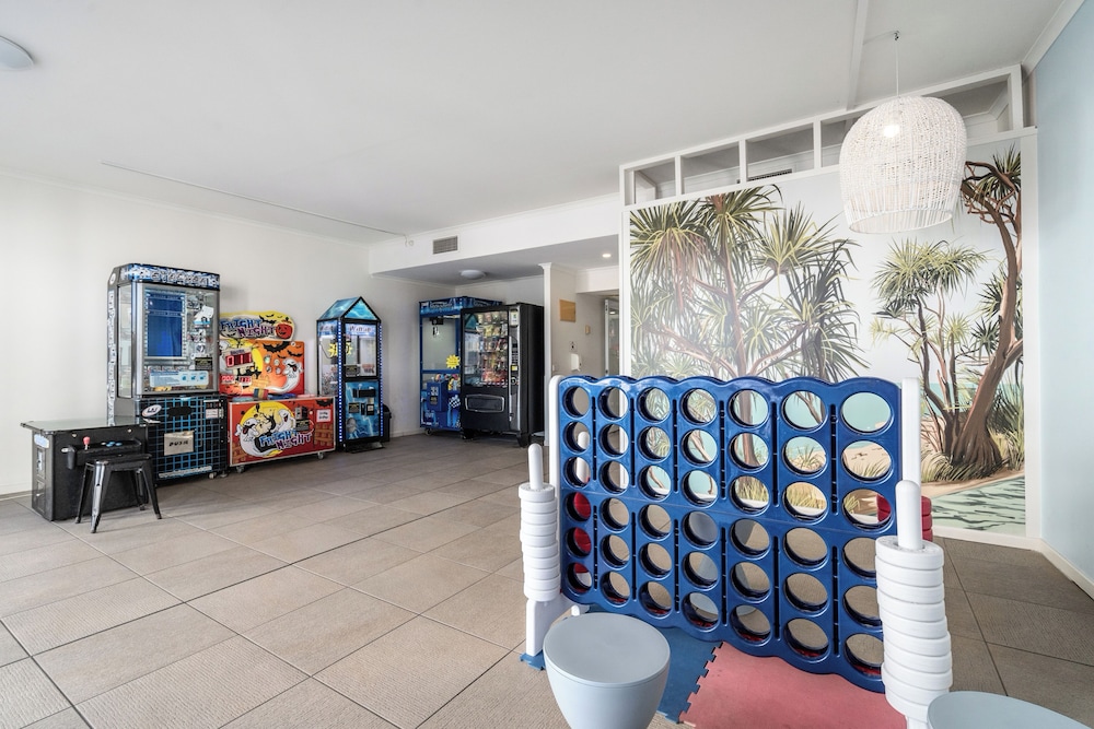 Rolling Surf Resort 72/78