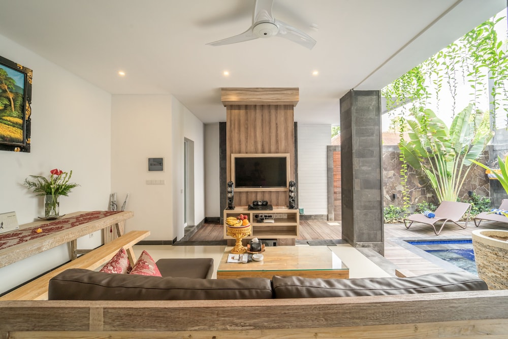 Puri Bagus Villa Legian Kuta 31/45