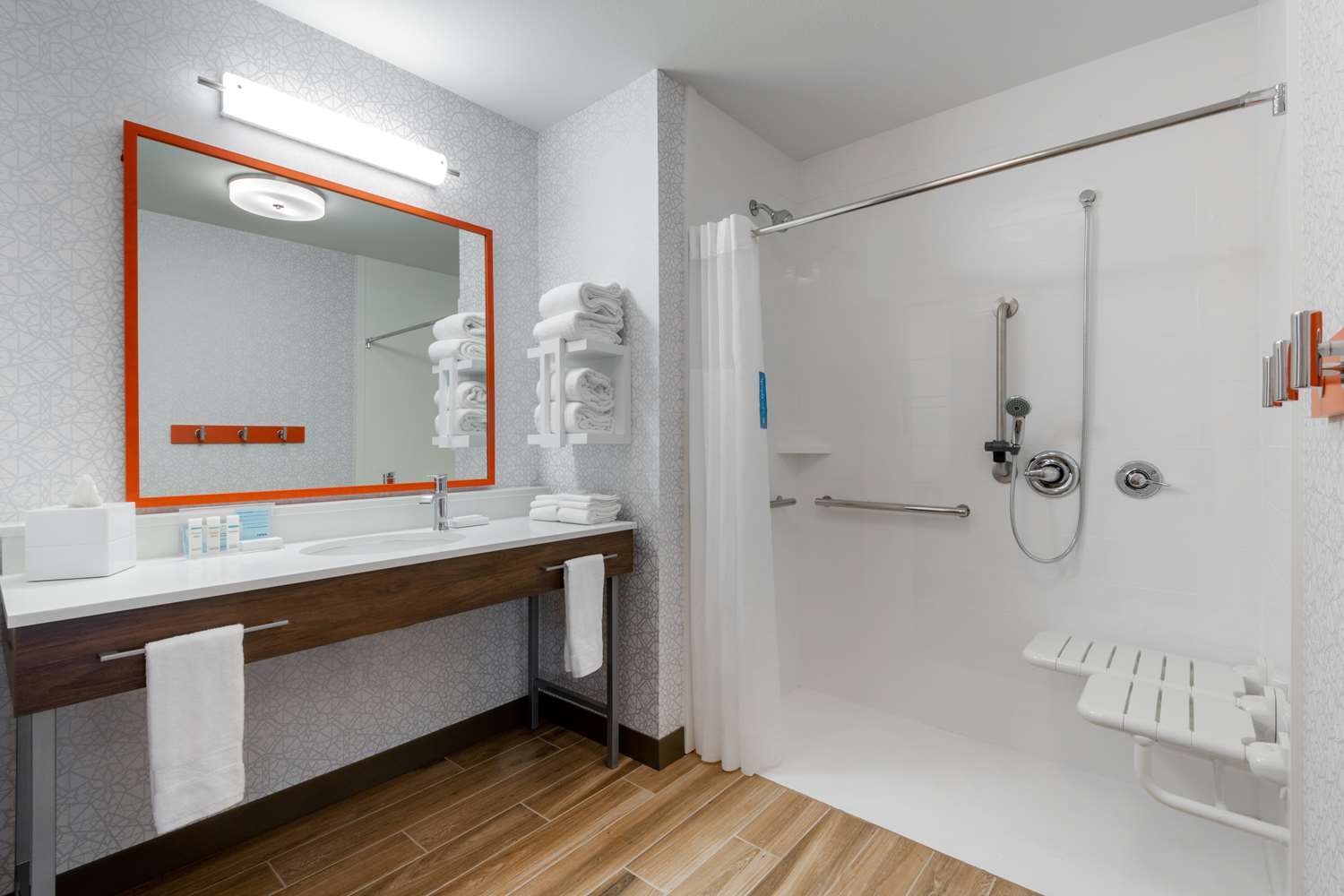 Hampton Inn Suites Cody Wy 28/28