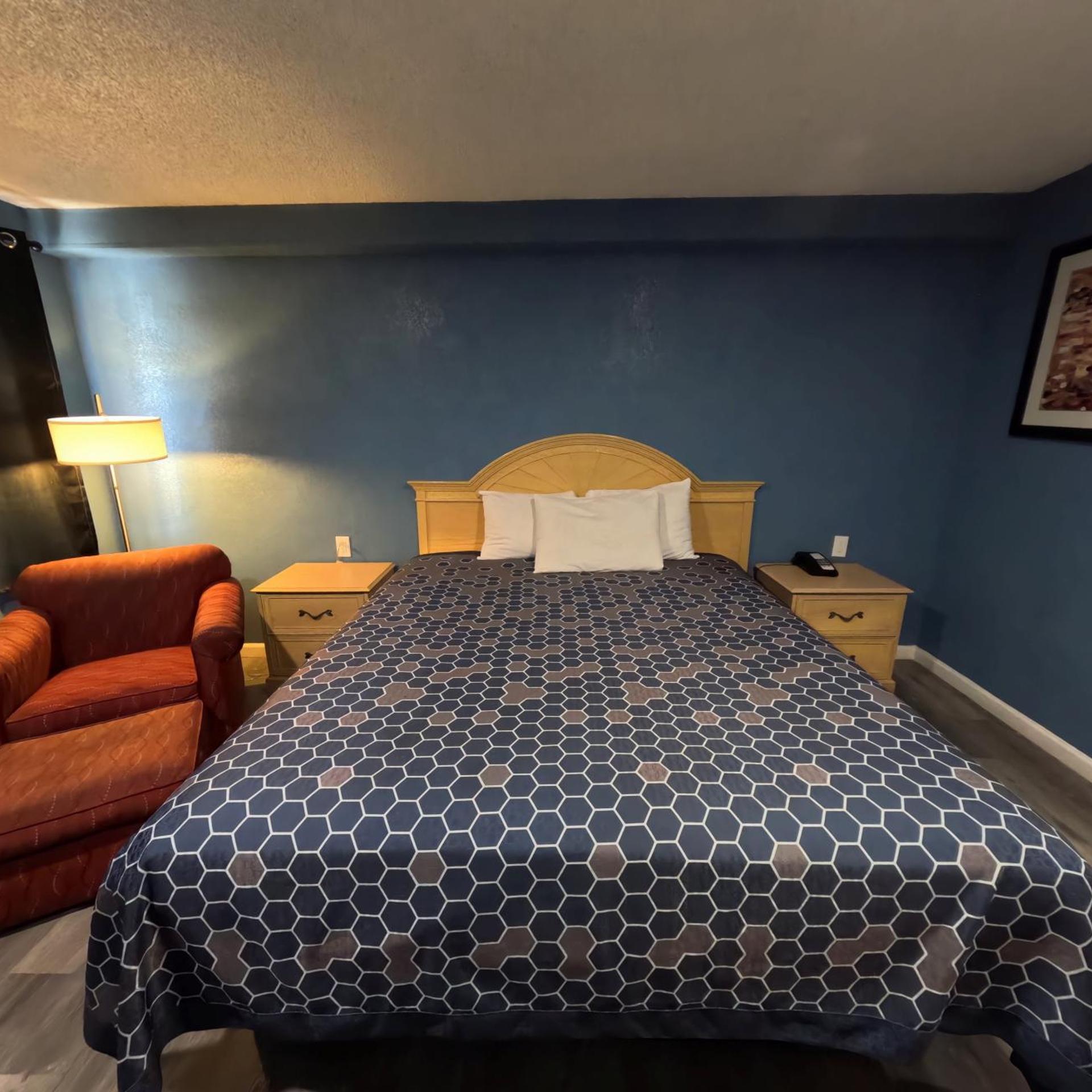 غرفة بسرير كينج، Heritage Inn 3/6