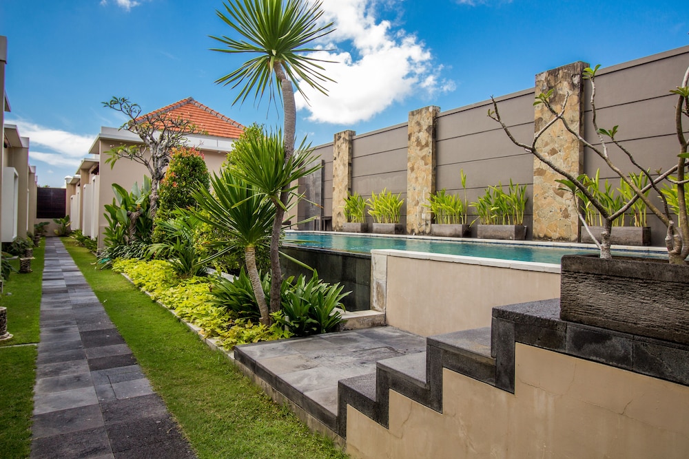 Svarna Suite Seminyak 58/62