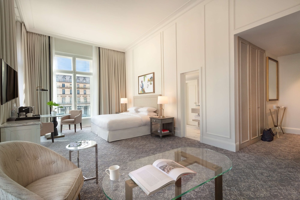 Hotel Du Louvre 48/69