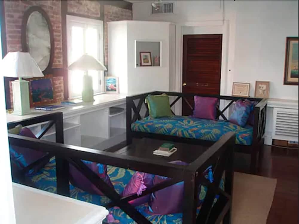 Club Comanche Hotel St Croix 43/58