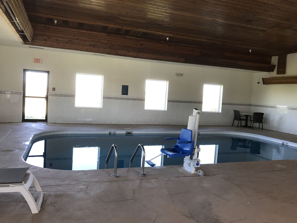 Comfort Inn Warren I-69 19/30