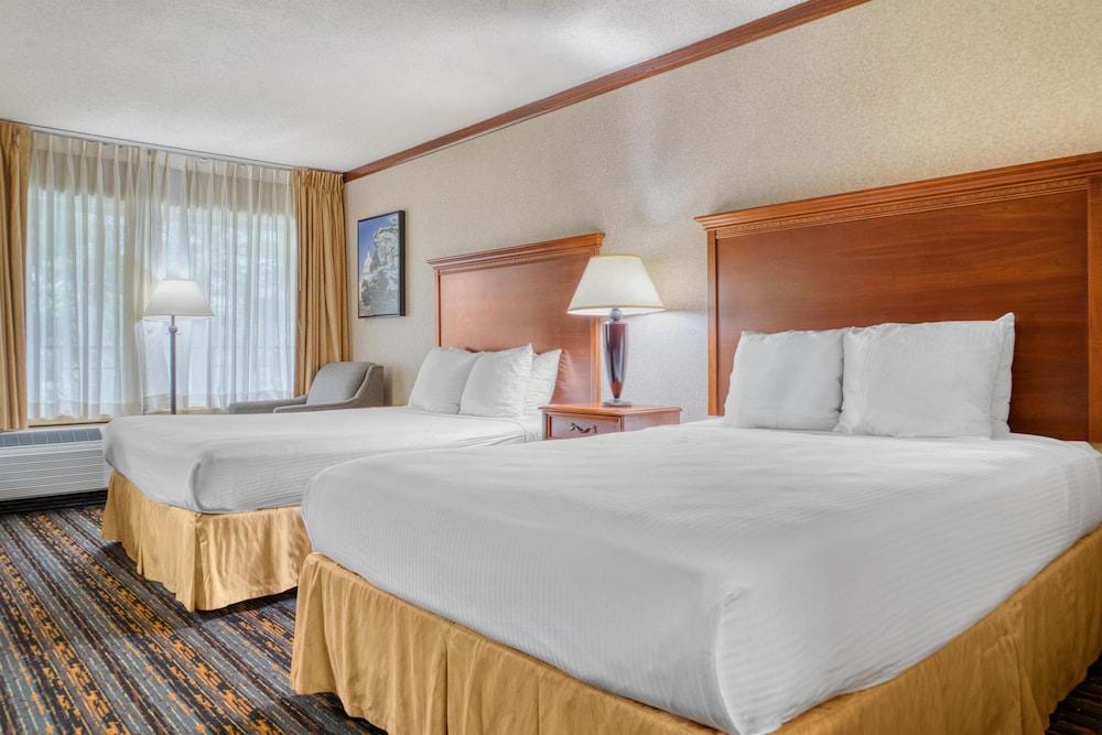 Standard, 2 Queen Beds