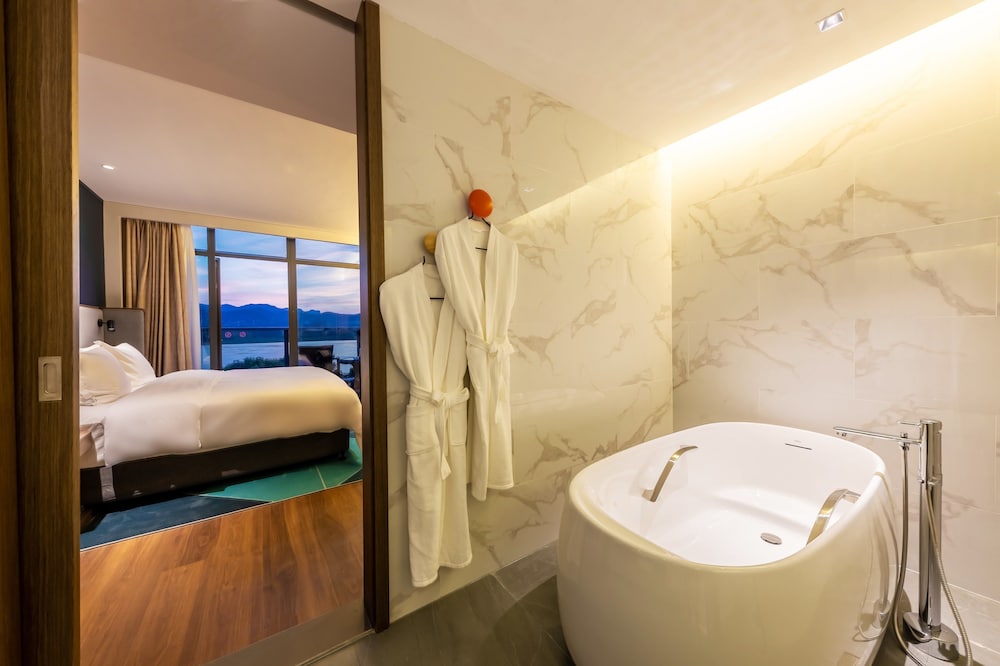 Holiday Inn Express Yichang Riverside 31/81