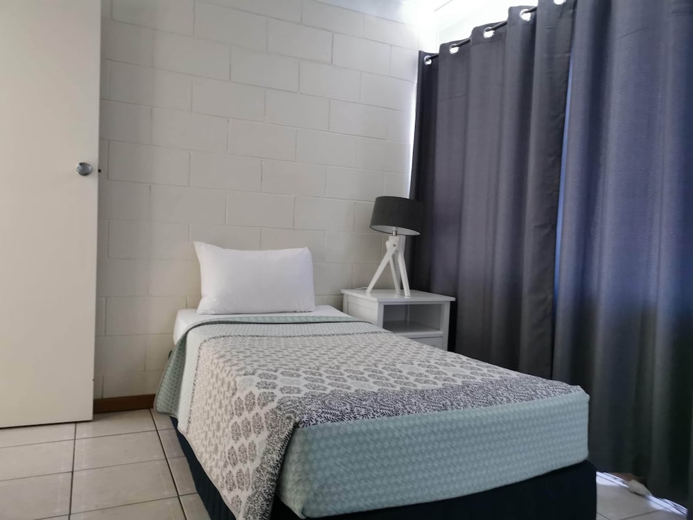 Palm Waters Holiday Villas 8/32