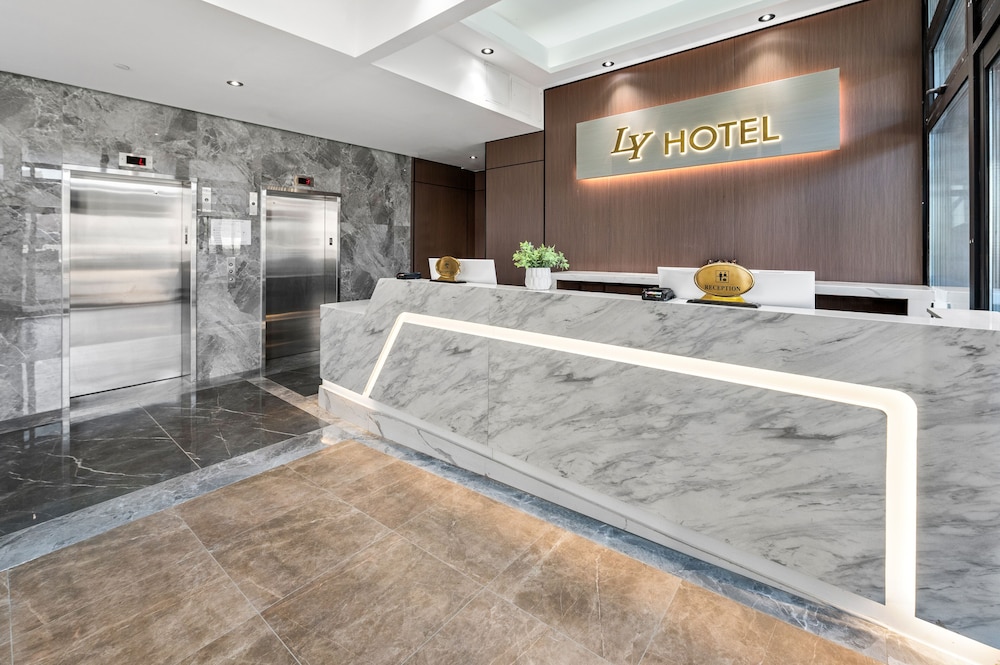 LY New York Hotel 2/24