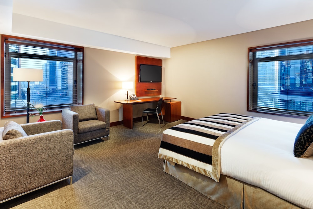 غرفة بسرير كينج مع دخول صالة النادي، Intercontinental Santiago 4/9