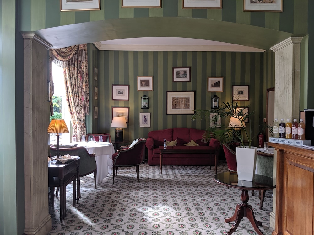 Cotswold Lodge Hotel 42/64