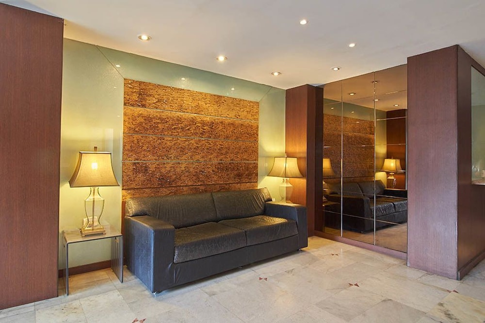 HOTEL ROOPA 46/63
