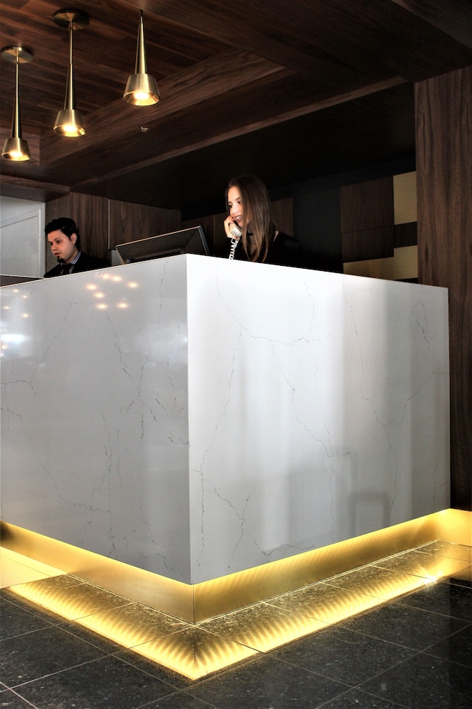 Lelux Hotel 6/52