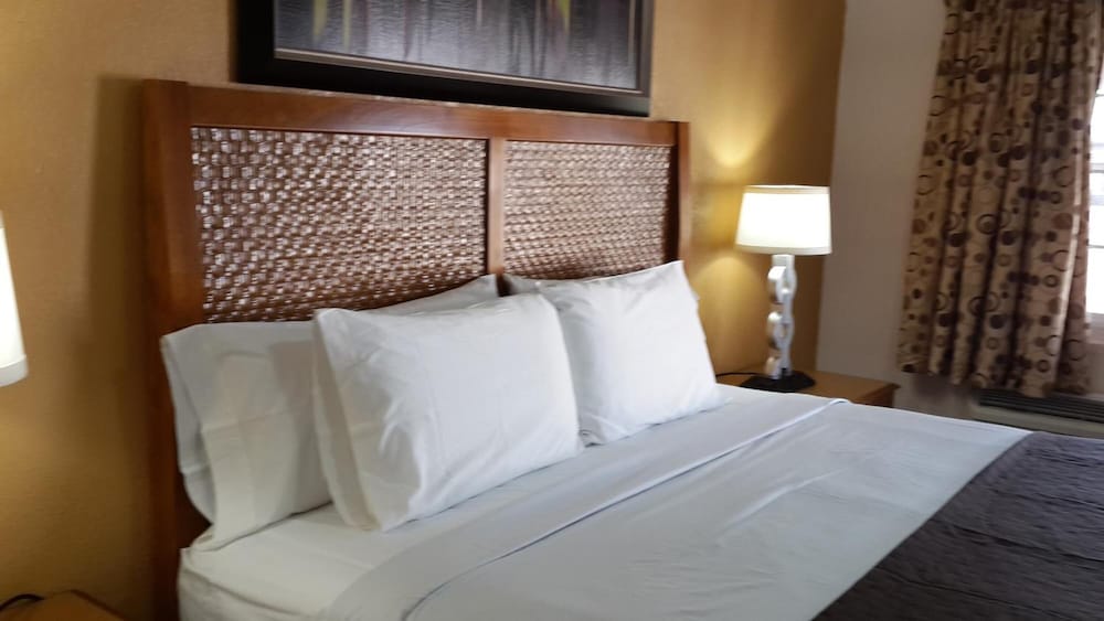 American Regency Inn Ex Rodeway Inn At Route 66 6/35