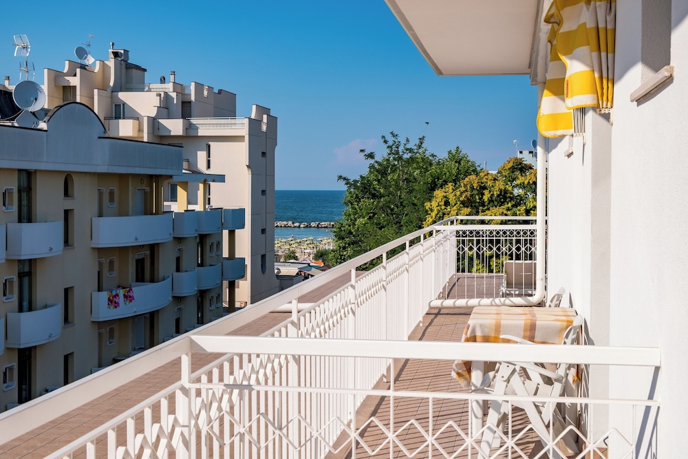 Hotel Villa Dei Fiori 5/56