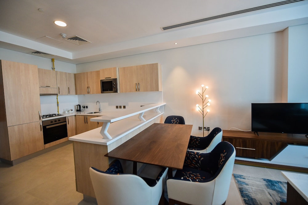 Waterfront Hotel Apartment 30/54