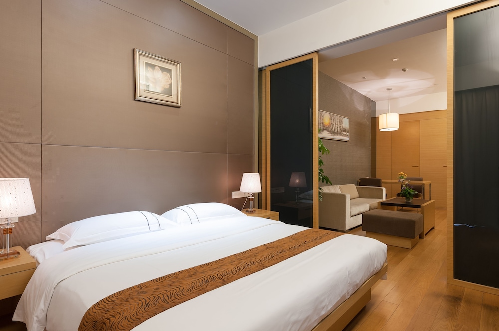 Yicheng Apartment Poly World Center 25/59