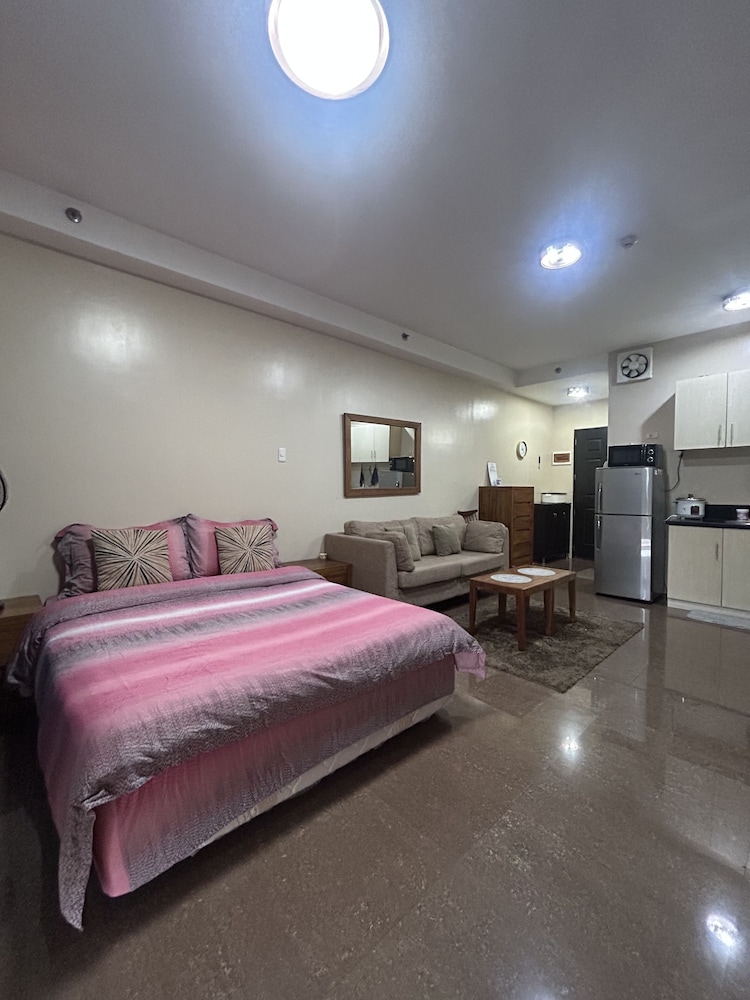 BASIC, APARTMENT, KING BED, CITY VIEW, BALCONY