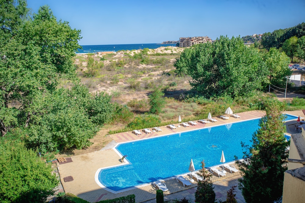 Amfibia Beach 23/28