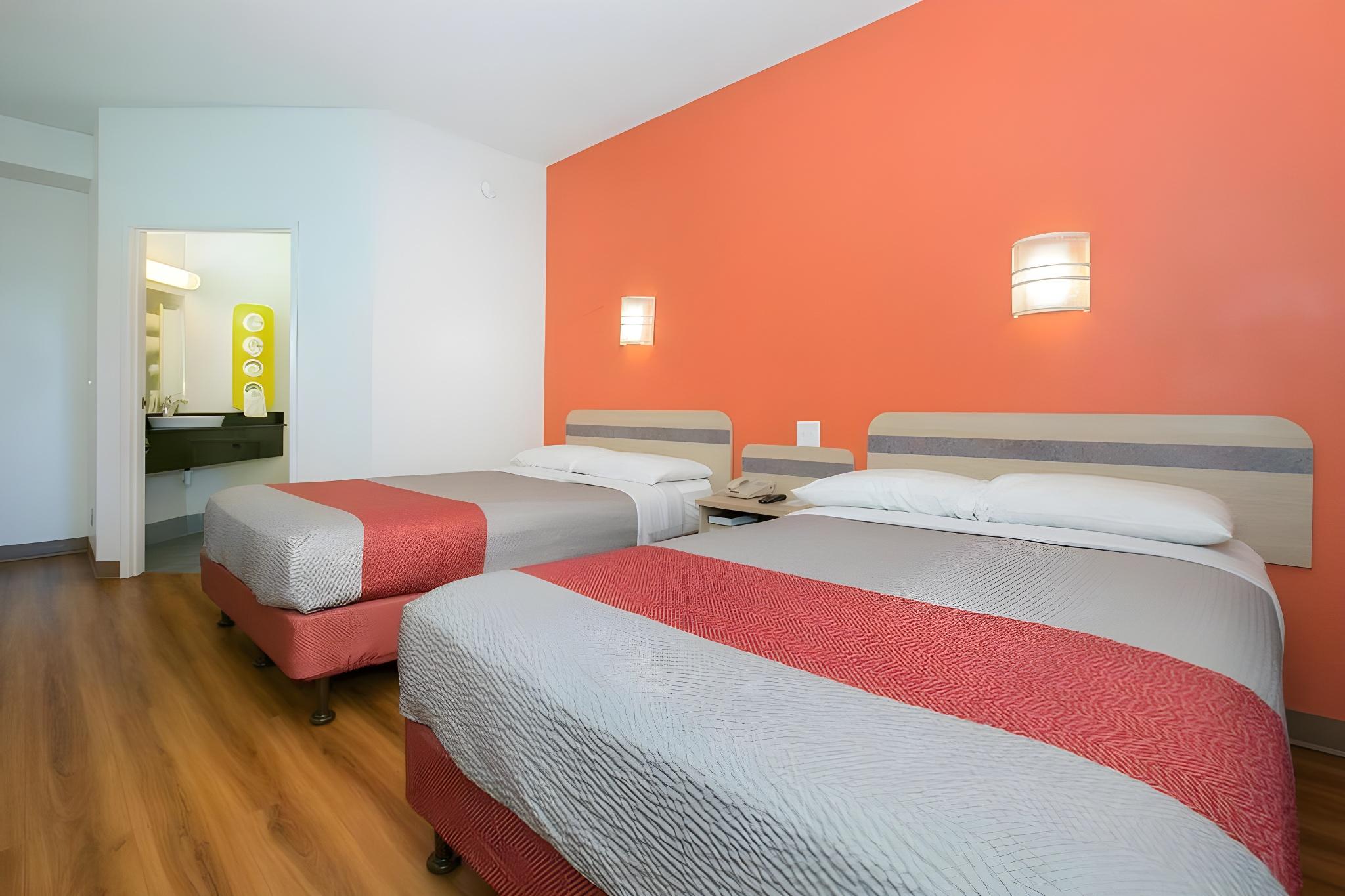 2 Full Beds