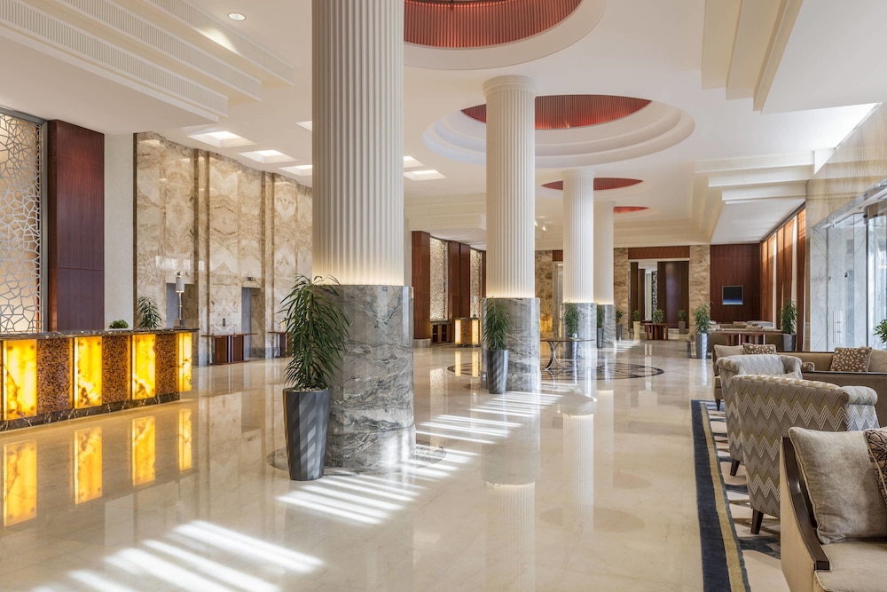 Sheraton Oman Hotel 8/81