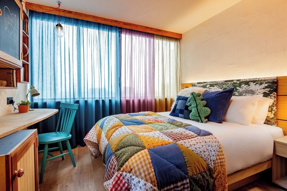 Room, King Bed