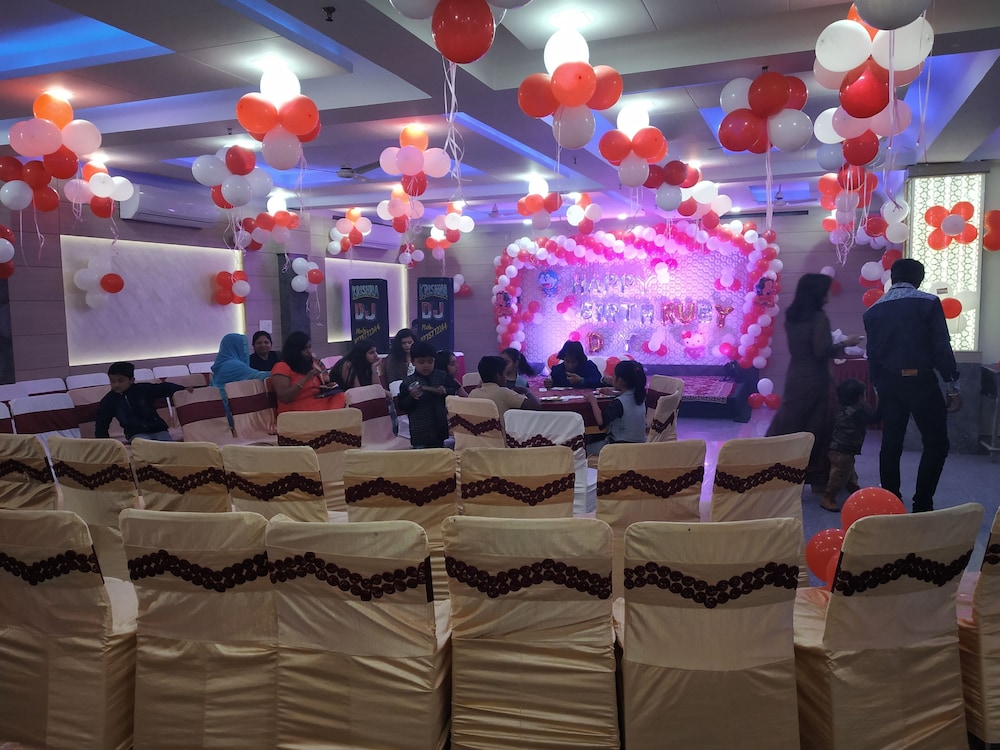 Regal Hotel And Restaurant 32/39