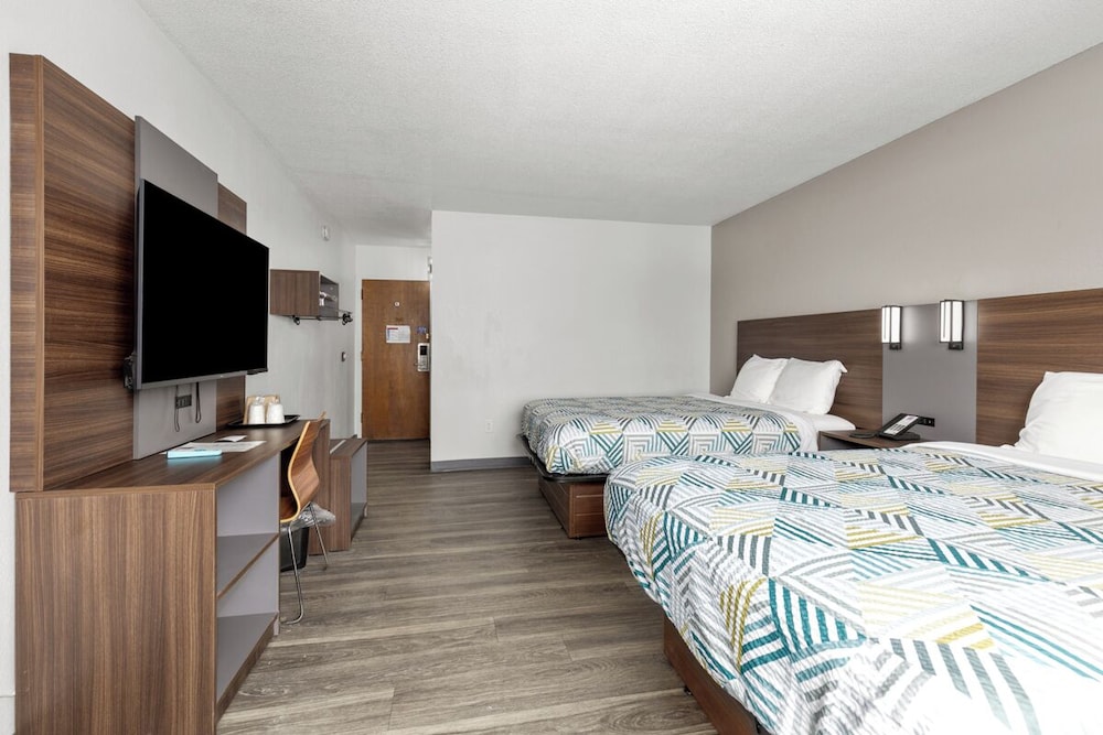 Motel6 Grand Rapids, MI - Northeast 26/49