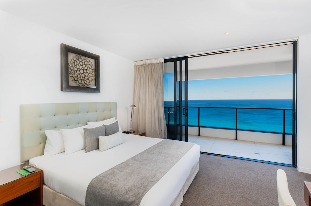 Peppers Broadbeach 12/68