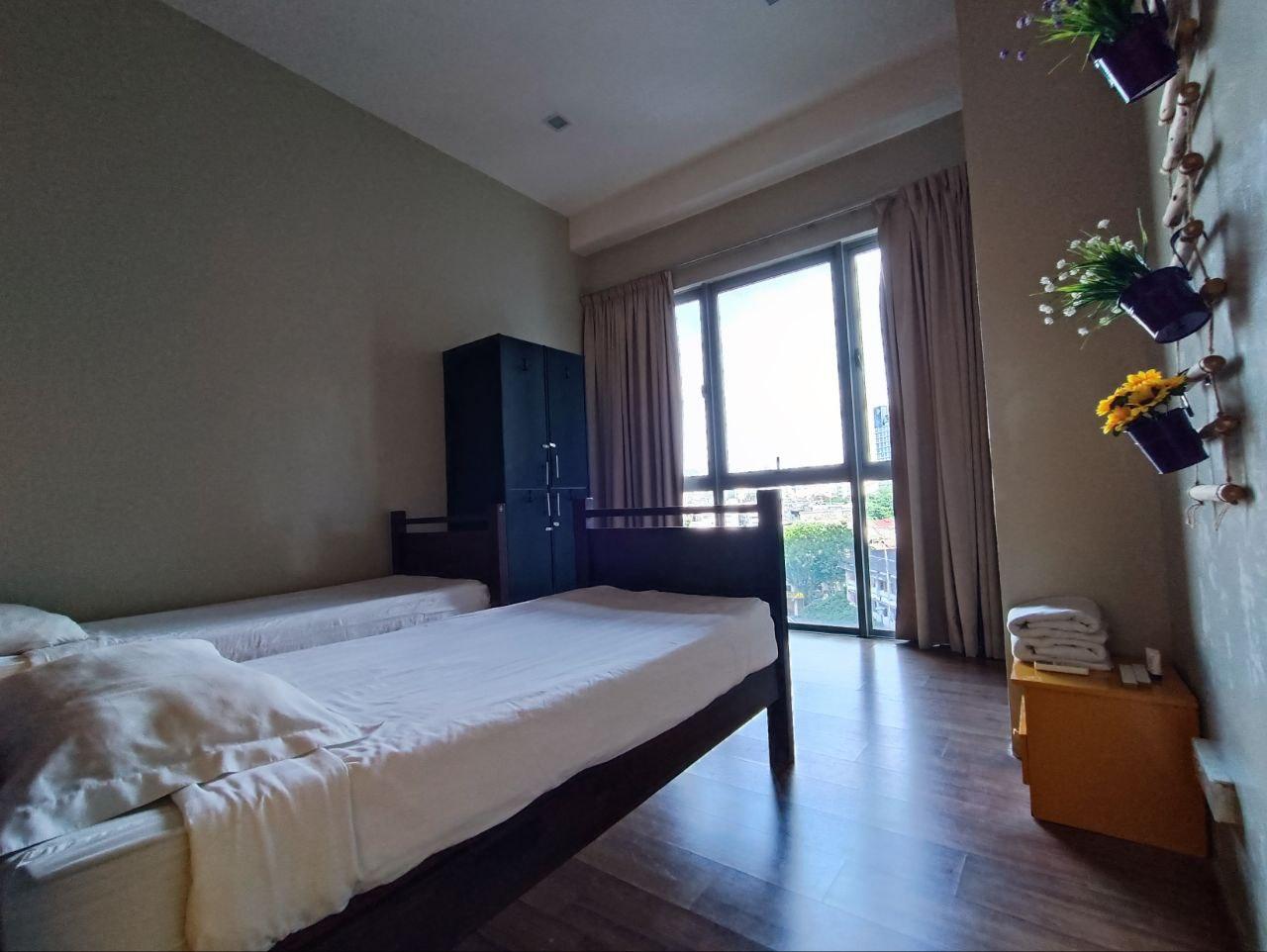 Private, Twin Beds, Shared Bathroom