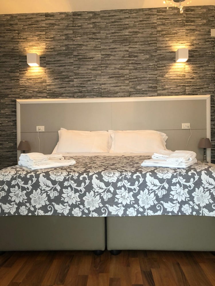 Elios Rooms 31/52