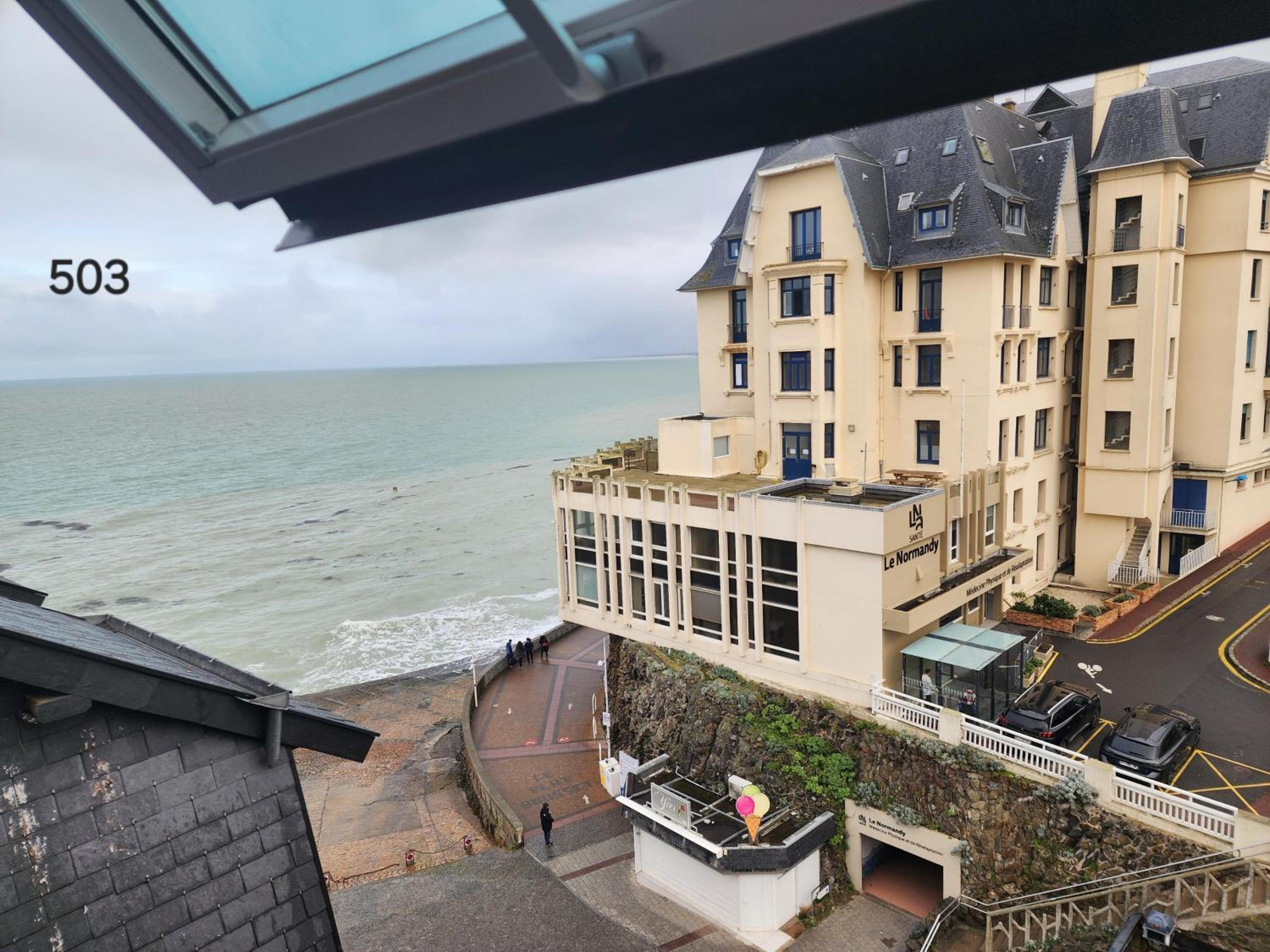 Comfort, Twin Beds, Lateral Side Sea View