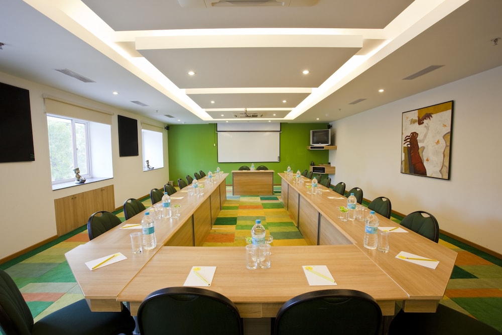 Lemon Tree Hotel Ahmedabad 63/67