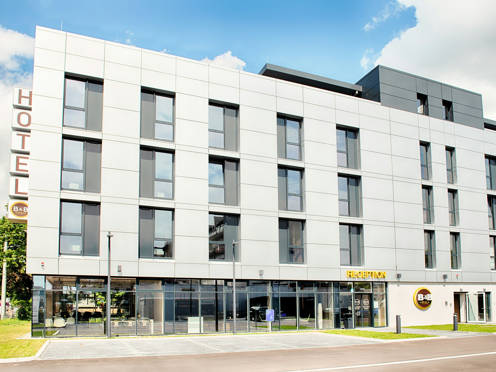 B&B Hotel Stuttgart-Neckarhafen 1/10