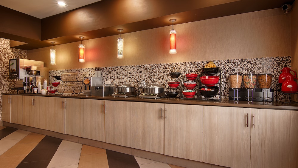Best Western Plus Jackson Downtown-Coliseum 29/33