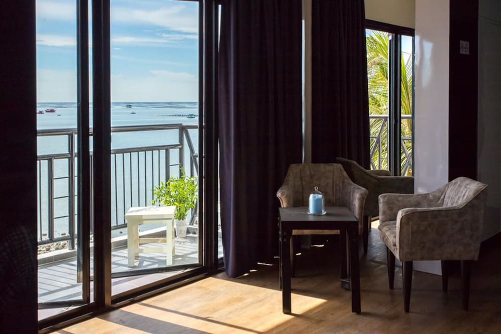 The Loft Seaside Sriracha Hotel 50/68