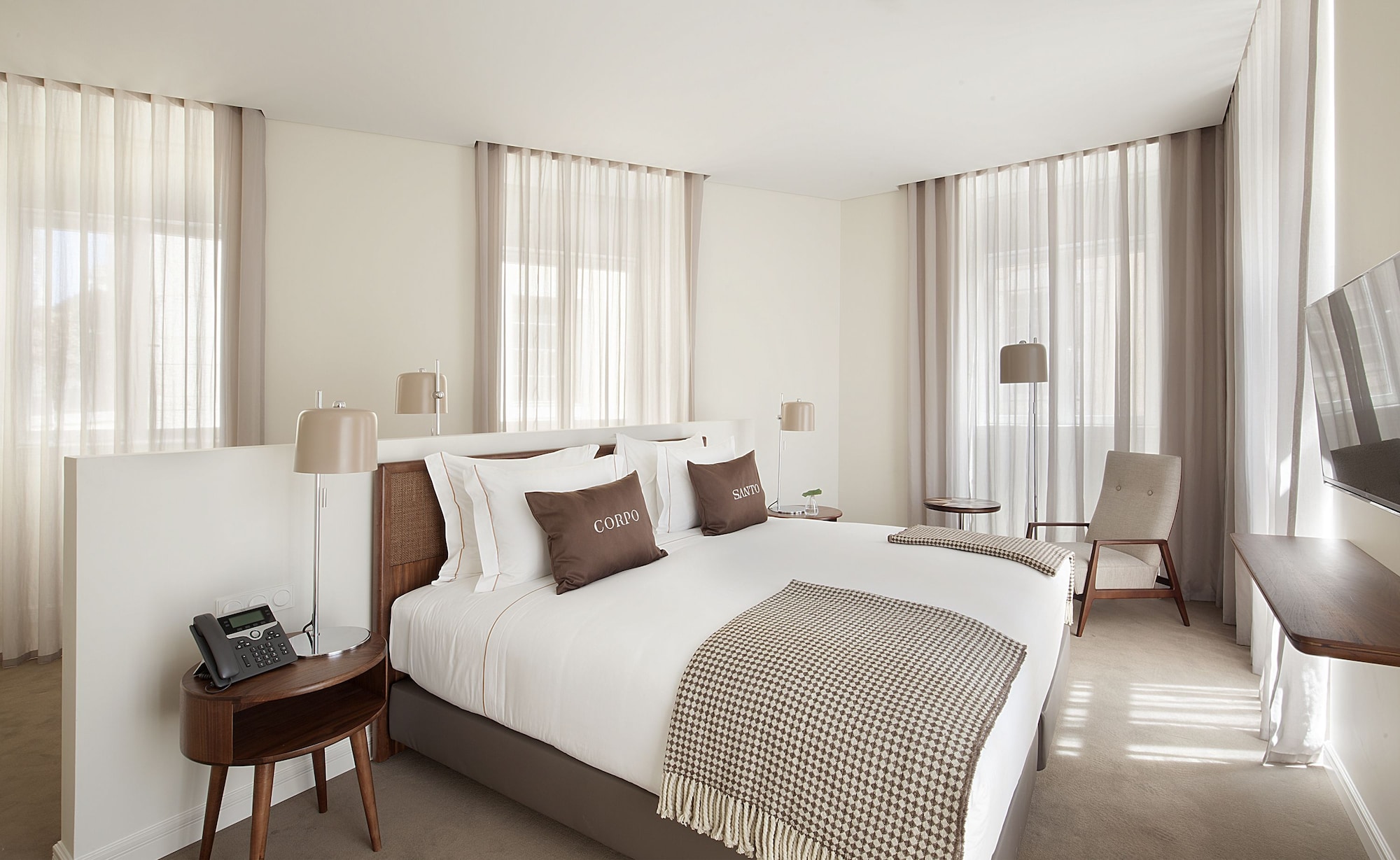 FAMILY, MULTIPLE BEDS