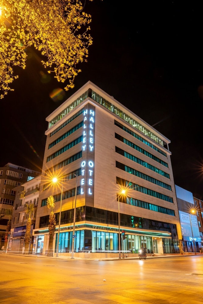 Halley Hotel 1/15