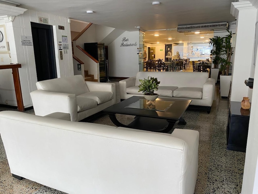 TAMA Hotel Granada Real Cali 46/67