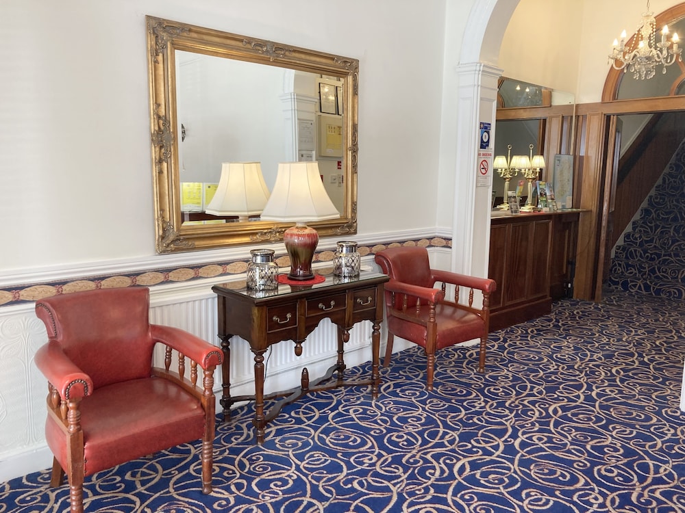 Dergvale Hotel 60/75