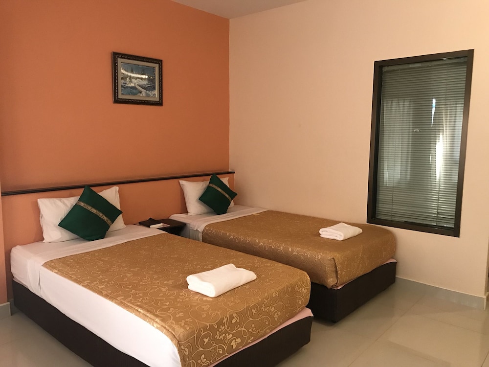 Ton Thong Resort Hotel 10/40