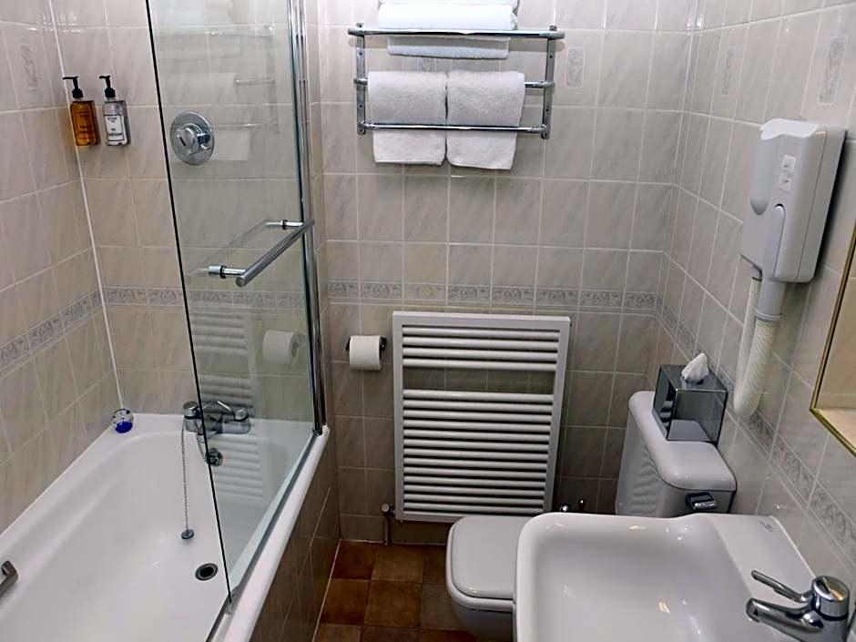 Gatwick Cambridge Hotel 51/53